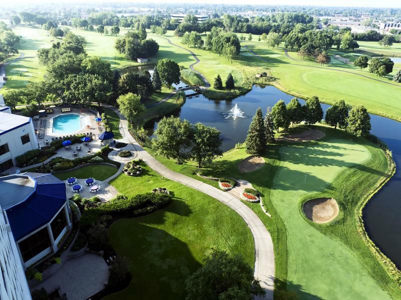 Hilton Chicago Oak Brook Hills Resort y Centro de Conferencias Exterior foto